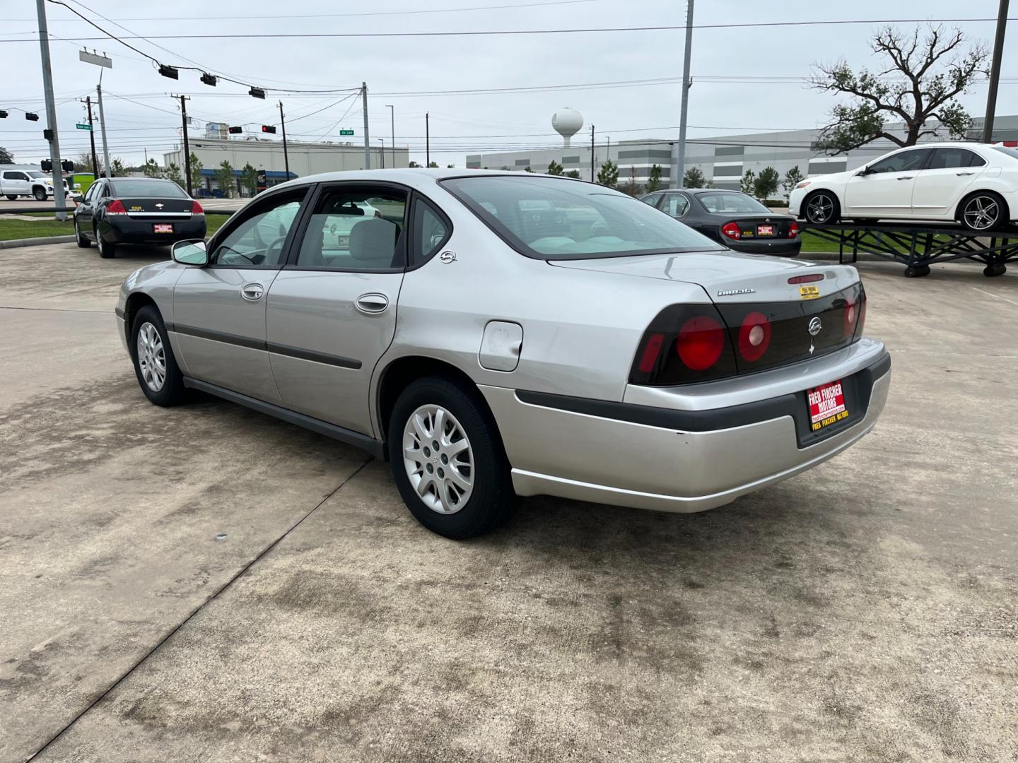 2005 SILVER /gray Chevrolet Impala Base (2G1WF52E459) with an 3.4L V6 OHV 12V engine, 4-Speed Automatic Overdrive transmission, located at 14700 Tomball Parkway 249, Houston, TX, 77086, (281) 444-2200, 29.928619, -95.504074 - Photo#4